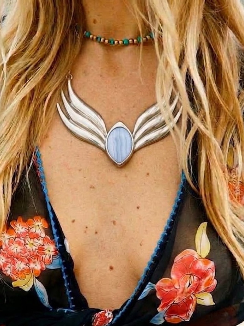 Double Wing Silver Tone Necklace with Agate Stone